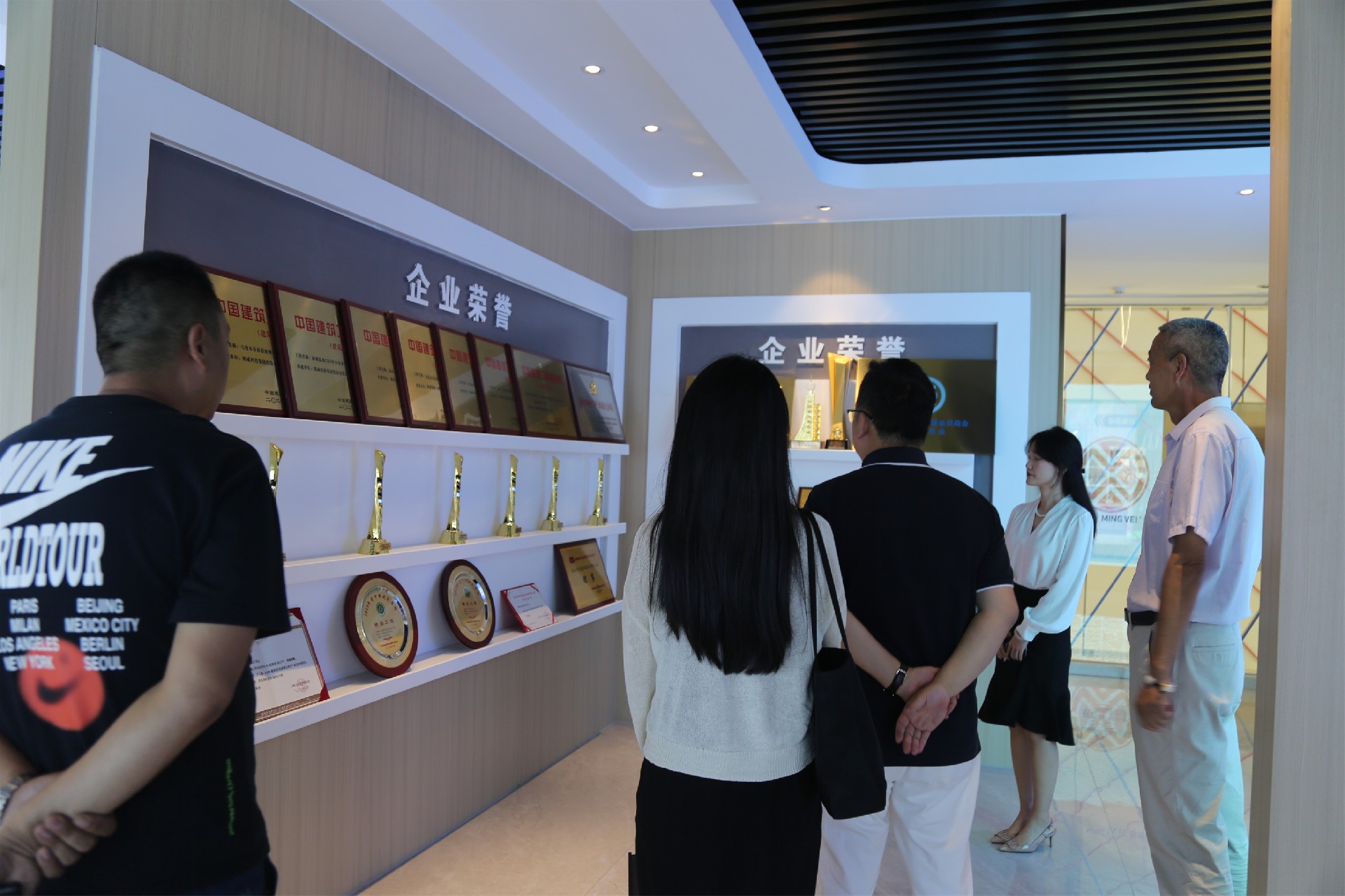 1695032119156699.jpg LP9A5255.jpg