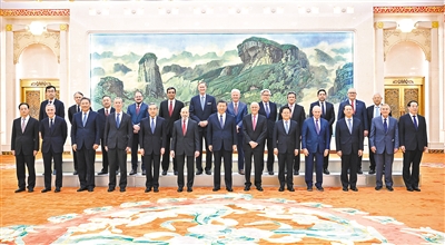 習(xí)近平會見美國工商界和戰(zhàn)略學(xué)術(shù)界代表 rmrb2024032801p27_b.jpg